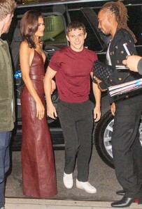 zendaya-and-tom-holland-leaves-their-hotel-in-new-york-10-24-2024-8.jpg
