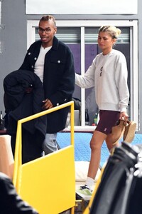 zendaya-leaves-spring-studios-in-new-york-10-15-2024-0.jpg