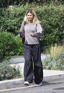 zendaya-out-and-about-in-los-feliz-10-10-2024-1.jpg