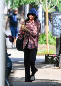 zoe-kravitz-in-casual-outfit-in-new-york-07-06-2024-1.jpg