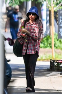 zoe-kravitz-in-casual-outfit-in-new-york-07-06-2024-2.jpg