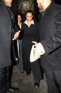 zoe-kravitz-leaves-snl-dinner-party-at-zuma-in-new-york-04-01-2024-2.jpg