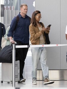 zoe-saldana-spotted-departing-toronto-09-10-2024-0.jpg