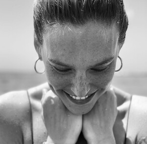 [2024.10.28] livelle_464764729_442842851774074_8379339696065460569_n.jpg