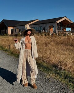 [2024.11.04] msgigiparis_465707648_1102925964697841_8514710540234631877_n.jpg