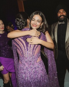 [2024.11.12] victoriajustice_466984554_18559074817006824_1358151223173012379_n.jpg