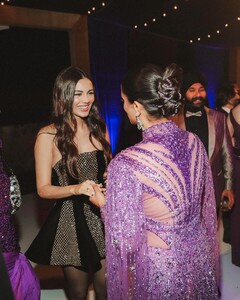 [2024.11.12] victoriajustice_467034991_18559074790006824_5360959197330445474_n.jpg