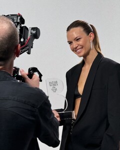 [2024.11.14] josephineskriver_467050498_2049376222169075_6385525883773162009_n.jpg