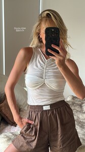 [2024.11.16] imogencaldwell_467220860_18470362381026589_7078870392340282466_n.jpg