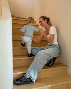 [2024.11.20] josephineskriver_467761979_598849662495942_2886316795015568653_n.jpg