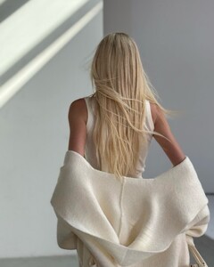 [2024.11.22] revolve_466002042_3956891297925085_2029377837012022142_n.jpg