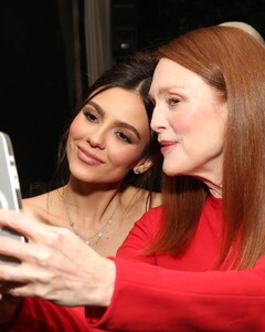 [2024.11.25] victoriajustice_468066284_18561652303006824_4669607042571234165_n.jpg