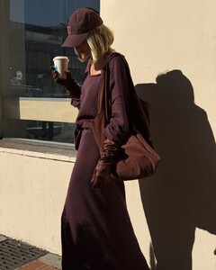 [2024.11.26] revolve_468563438_590094756798449_8544484697694049206_n.jpg