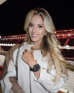 [2024.11.27] lindsaymariebrewer_468792369_1258427468748422_774913985879738158_n.jpg