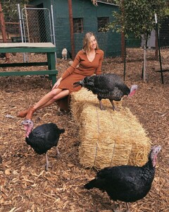 [2024.11.28] elizabethcturner_468785626_18471043807052750_6135986533711151509_n.jpg