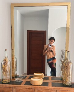 [2024.11.28] kellygale_468676914_18471742207013580_8489897606484148936_n.jpg