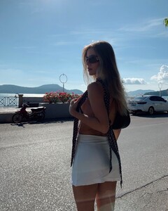 [2024.11.29] haileygrice_468807166_9052435101480160_8880488685571909580_n.jpg