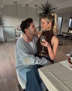 [2024.11.29] hannahg11_468738731_1113398276966225_5561843003154052782_n.jpg