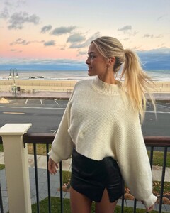 [2024.11.29] livvydunne_468747641_1340268330292609_607563768642244407_n.jpg