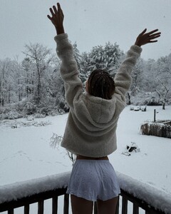 [2024.11.30] josephineskriver_468588758_1542744430453972_4698337359906166421_n.jpg