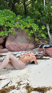 [2024.11.30] lizakovaal_468847629_1263083628189960_7990886393184534910_n.jpg