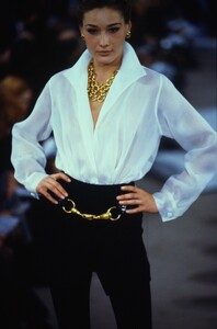 DonnaKaranSS19915.thumb.jpg.75a60e844b8daff5c4dcca23ae769aa7.jpg