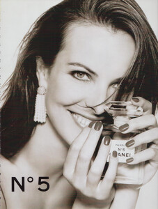 ElleOz1296no82ChanelNo5AdCaroleBouquet.thumb.jpg.c7001fd7837a1896b9cb806937f22f02.jpg