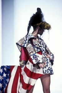 JohnGalliano1993SS13.thumb.jpg.fc4d20b266557a979fa3d7c321a73ace.jpg