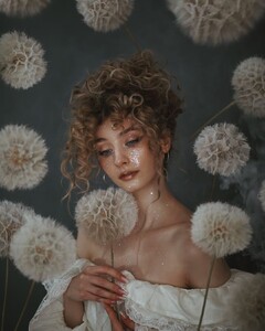 My soul dance everytime I work with nature elements   I searched for these type of dandelions for a while. It was hard to find one, especially in a small country where I live but one flower house had them and  (5).jpg