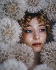 My soul dance everytime I work with nature elements   I searched for these type of dandelions for a while. It was hard to find one, especially in a small country where I live but one flower house had them and (10).jpg