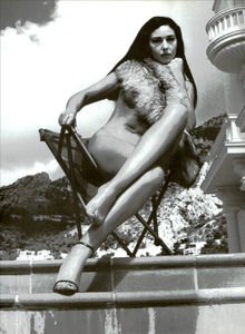 Newton_Vogue_Italia_July_2001_02.thumb.png.62a2b853a68f2805bfa46722cdca3931.png