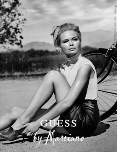 Peters_Guess_by_Marciano_Fall_Winter_2009_10_06.thumb.jpeg.fdd65ab75942938b1512c98b7acd5054.jpeg