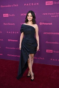 Selena-Gomez---Second-Annual-Rare-Impact-Fund-Benefit-in-Los-Angeles-06.jpg