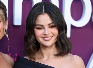 Selena-Gomez---Second-Annual-Rare-Impact-Fund-Benefit-in-Los-Angeles-11.jpg