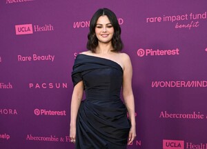 Selena-Gomez---Second-Annual-Rare-Impact-Fund-Benefit-in-Los-Angeles-14.jpg