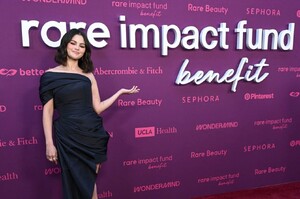 Selena-Gomez---Second-Annual-Rare-Impact-Fund-Benefit-in-Los-Angeles-16.jpg