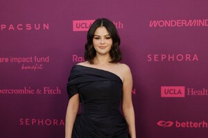 Selena-Gomez---Second-Annual-Rare-Impact-Fund-Benefit-in-Los-Angeles-26.jpg