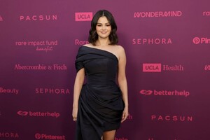 Selena-Gomez---Second-Annual-Rare-Impact-Fund-Benefit-in-Los-Angeles-27.jpg