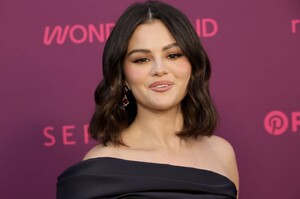 Selena-Gomez---Second-Annual-Rare-Impact-Fund-Benefit-in-Los-Angeles-33.jpg