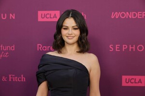 Selena-Gomez---Second-Annual-Rare-Impact-Fund-Benefit-in-Los-Angeles-34.jpg