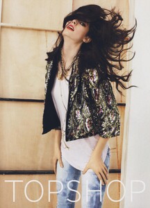 Topshop_Spring_Summer_2009_07.thumb.jpg.3443c63115cfe8e405d594d856040b99.jpg