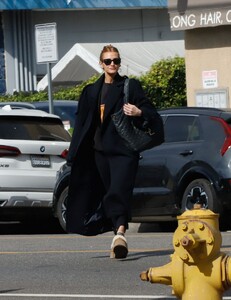 ashlee-simpson-out-and-about-in-los-angeles-10-31-2024-1.jpg