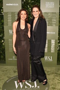 aubrey-plaza-delivers-daring-style-at-wsj-innovator-awards-10-29-2024-4.jpg