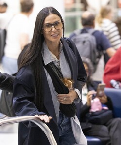 demi-moore-arrives-in-toronto-09-04-2024-1.jpg