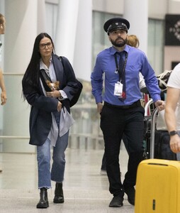 demi-moore-arrives-in-toronto-09-04-2024-2.jpg