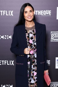 demi-moore-at-the-substance-premiere-in-paris-11-05-2024-1.jpg