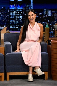 demi-moore-at-tonight-show-starring-jimmy-fallon-09-09-2024-1.thumb.jpg.e59706b04d4f3589c2490e7f78ed095f.jpg