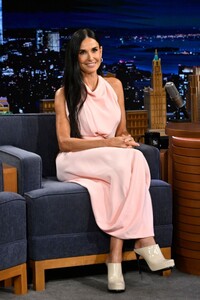 demi-moore-at-tonight-show-starring-jimmy-fallon-09-09-2024-4.thumb.jpg.b4cd38a7cf34517c42afea9a970c9e29.jpg