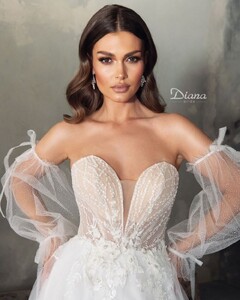 diana_bride_official_424931931_18309232426124902_7488999127910287002_n.jpg