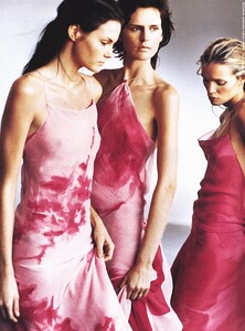 donna-karan-spring-2000-campaign-peter-lindbergh-1_thumb[2].jpg